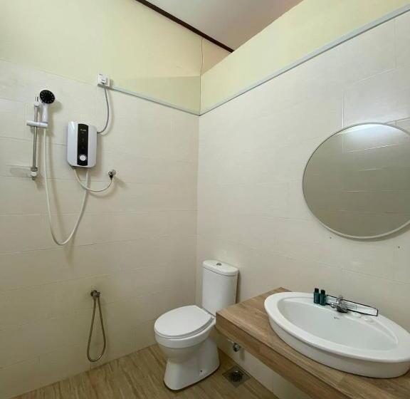 בית מלון כפרי Pandan Laut Beach Resort