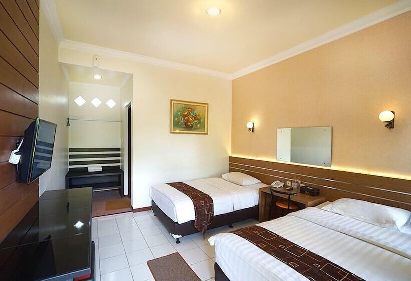 فندق Patria Plaza