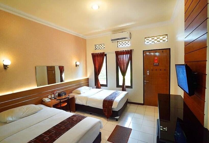 فندق Patria Plaza