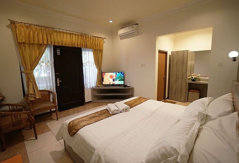 فندق Patria Plaza