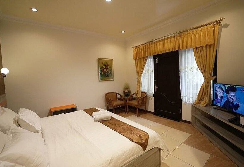 فندق Patria Plaza