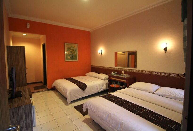 فندق Patria Plaza