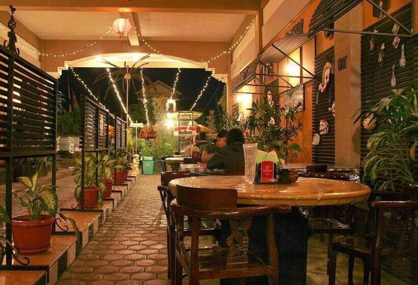 فندق Patria Plaza