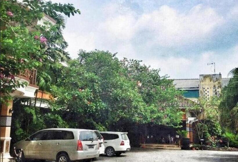 فندق Patria Plaza