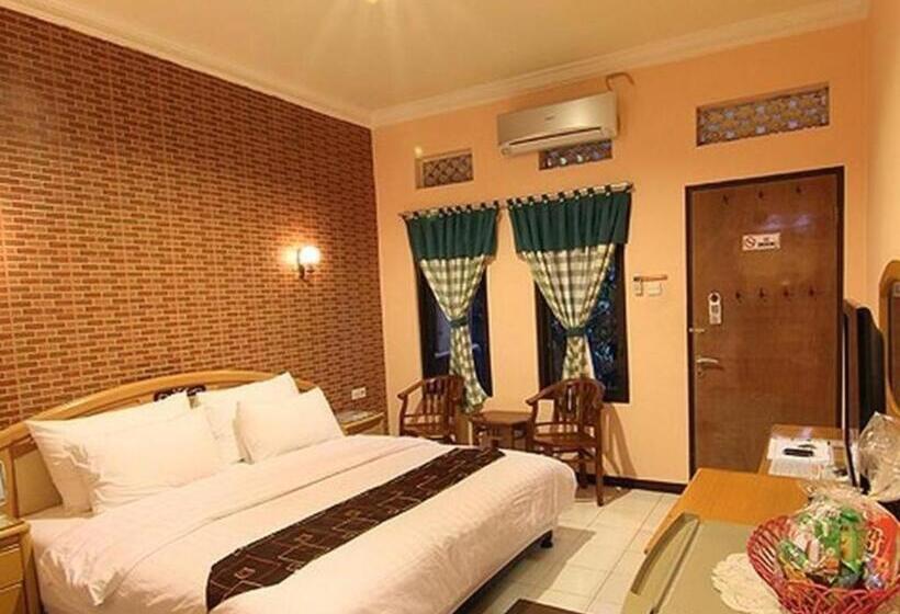 فندق Patria Plaza