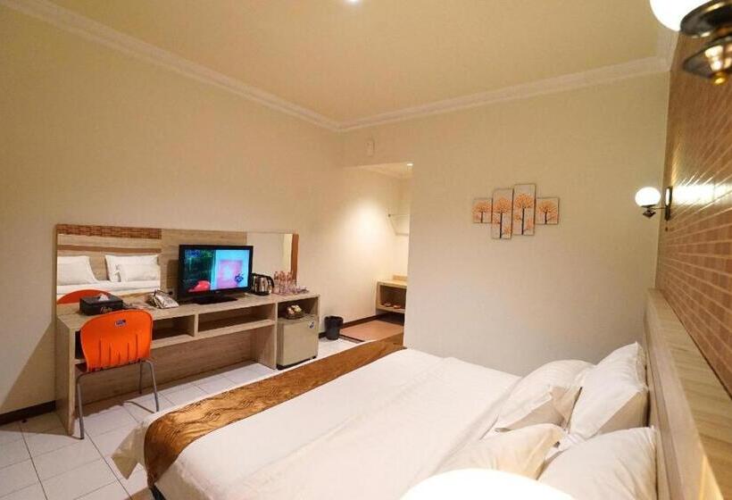 בית מלון כפרי Patria Plaza