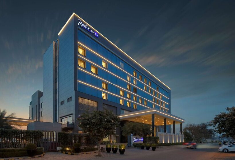 호텔 Radisson Blu Faridabad