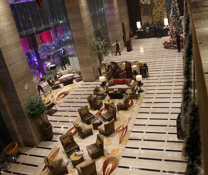 בית מלון כפרי Radisson Blu Faridabad