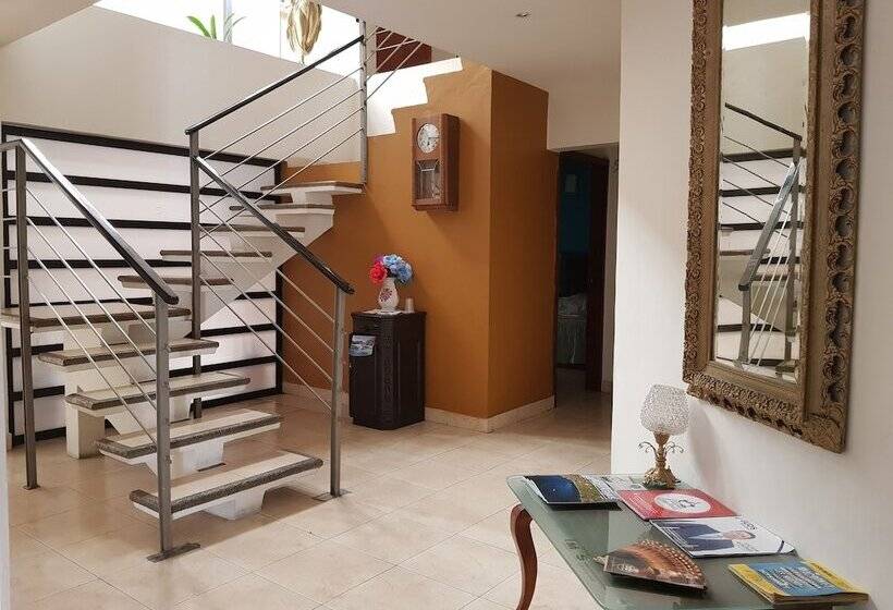 Отель Real Colonial