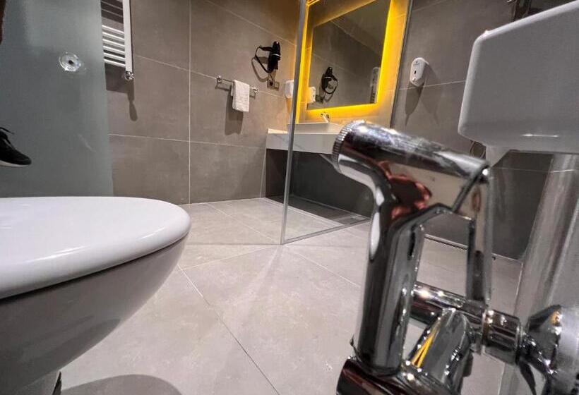 酒店 Real King Suite