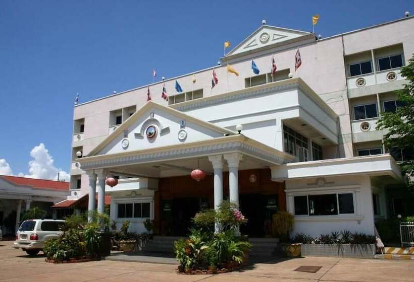 Отель Sakol Grand Palace