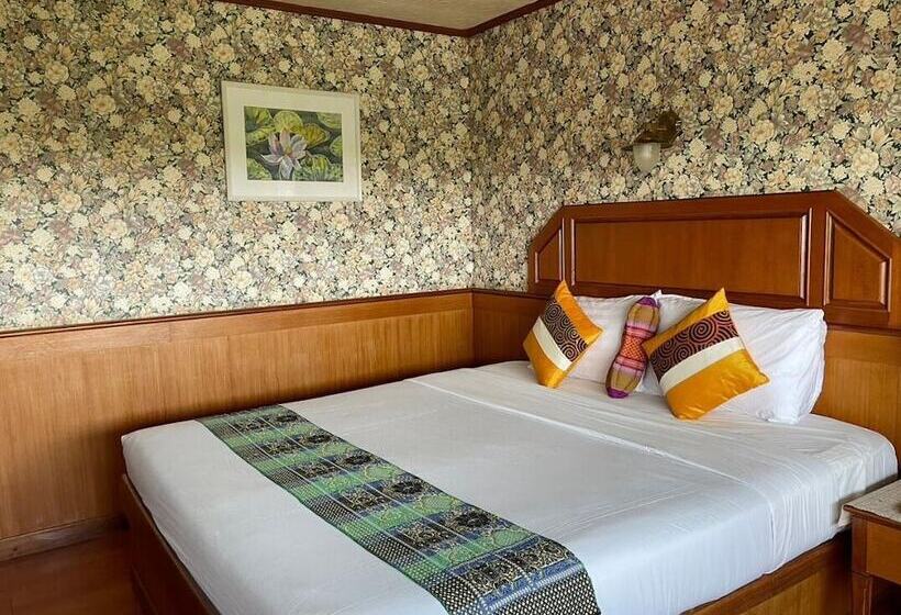 Отель Sakol Grand Palace