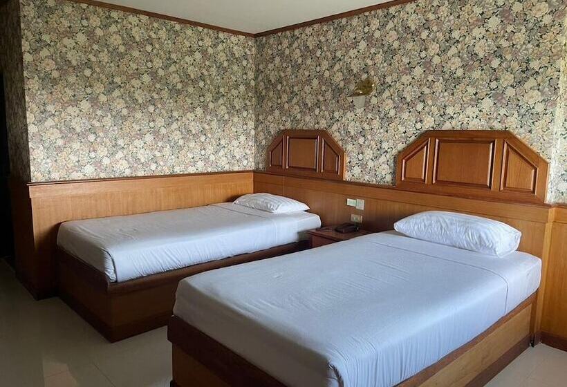 Отель Sakol Grand Palace