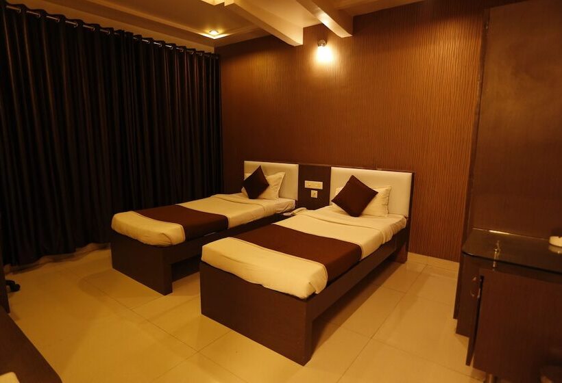 בית מלון כפרי Sanket Inn