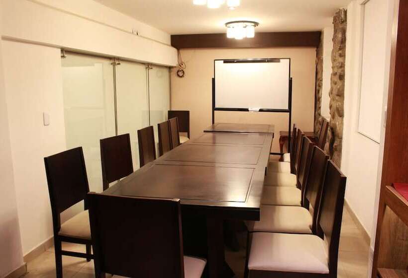 هتل Santiago De Compostella Suites