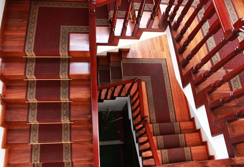 هتل Santiago De Compostella Suites