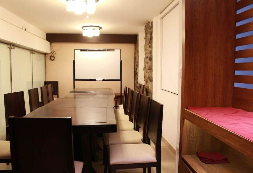 هتل Santiago De Compostella Suites