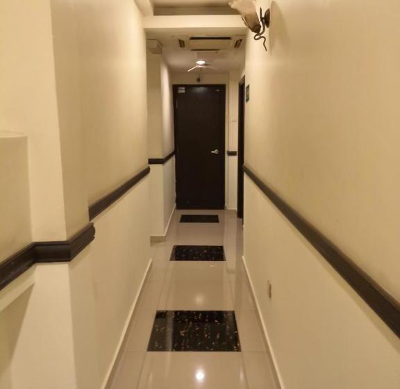 酒店 Sri Sutra Pj 222