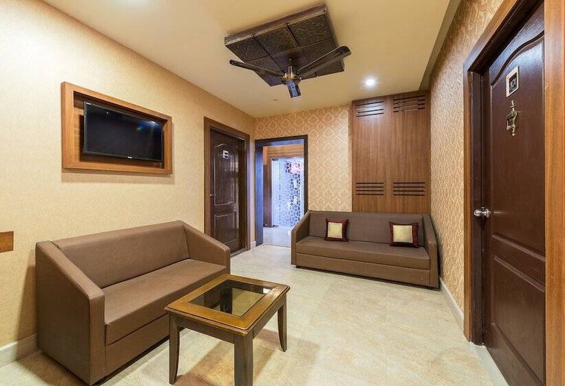 ホテル Treebo Nestlay Casa