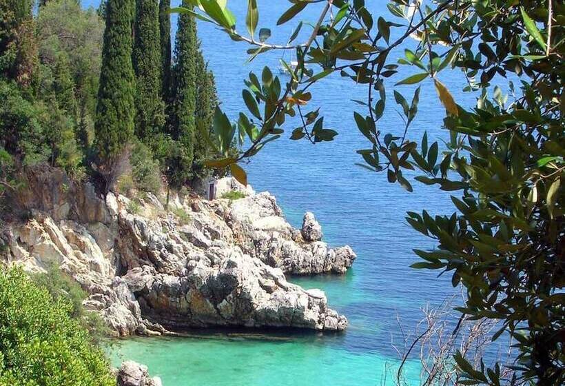 Krouzeri Beach Apartments