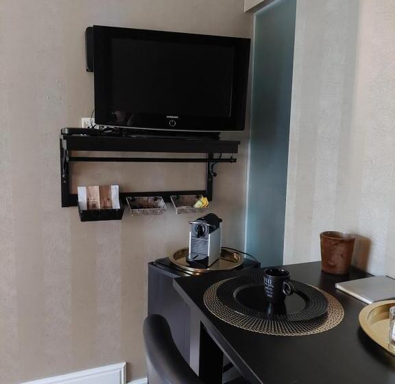 La Chambre Et Le Studio Du Château Du Golf De Bernalmont