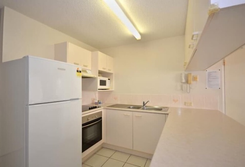 Lindomare Apartments