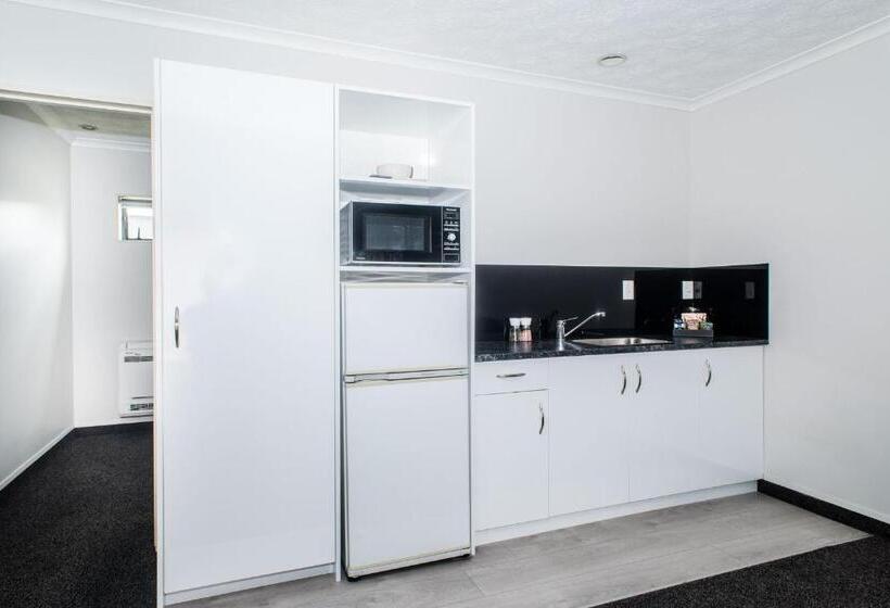 مُتل White Heron Motor Lodge