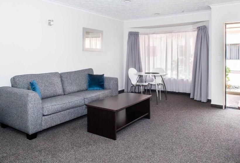 مُتل White Heron Motor Lodge