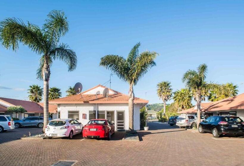 مُتل White Heron Motor Lodge