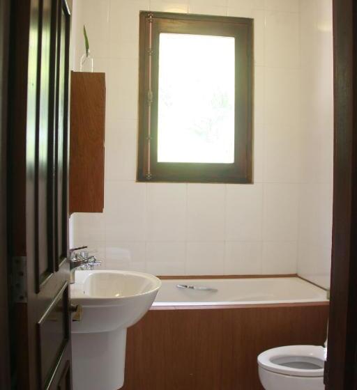 بنسيون Cold River