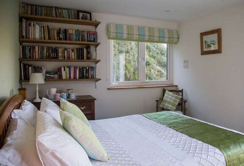 Пансион Holywell Bay B&b