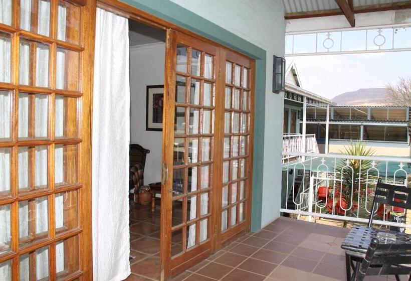 פנסיון Red Mountain House