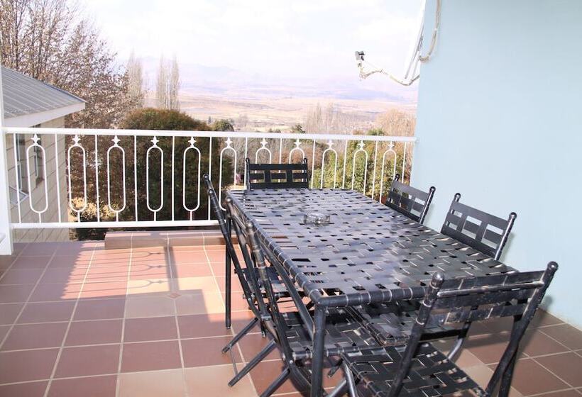 פנסיון Red Mountain House