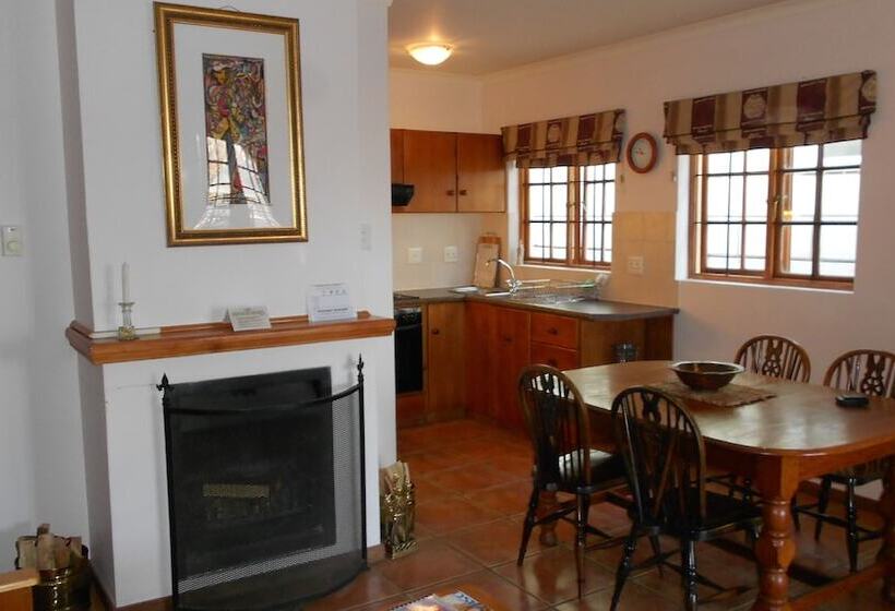 פנסיון Red Mountain House