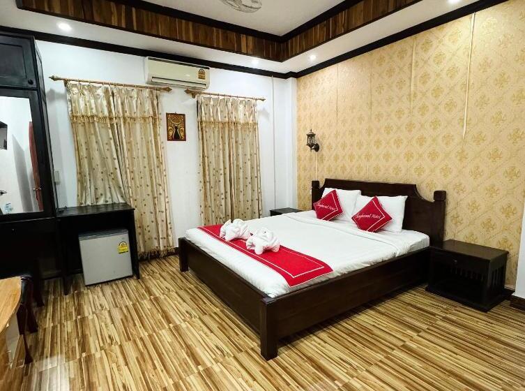 פנסיון Singharat Guesthouse