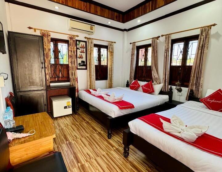 פנסיון Singharat Guesthouse