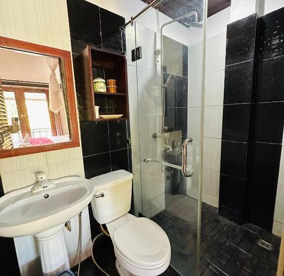 פנסיון Singharat Guesthouse