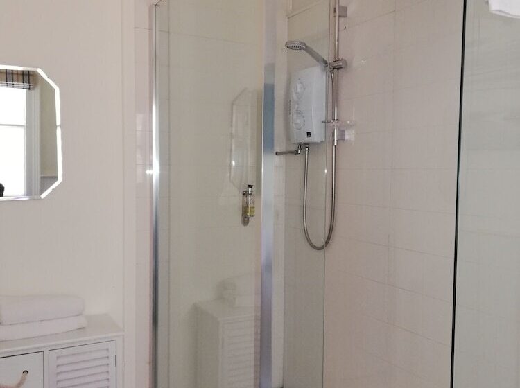 פנסיון The Claremont