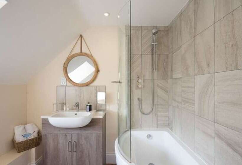 膳宿费 The Lodge At Broadway