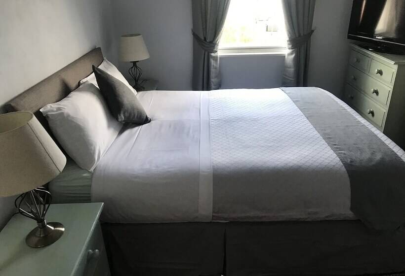 Пансион The Red House