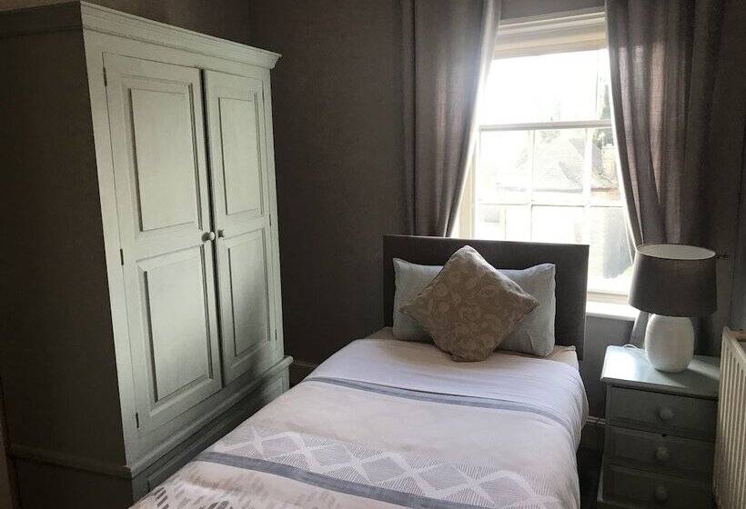 Пансион The Red House