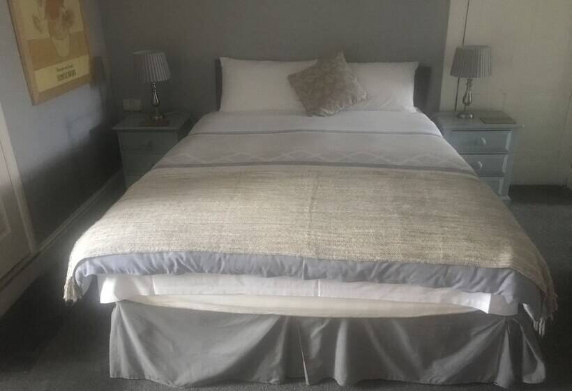 Пансион The Red House