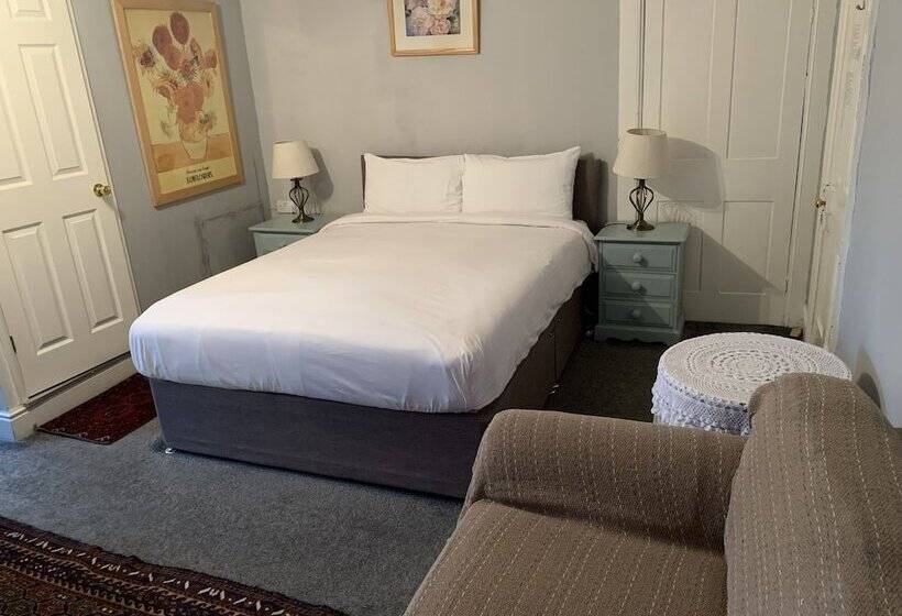 Пансион The Red House