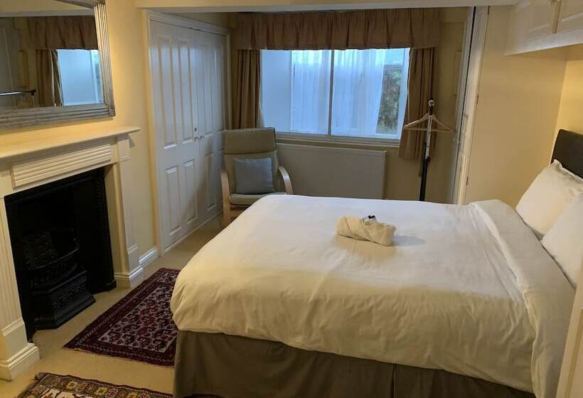 Пансион The Red House