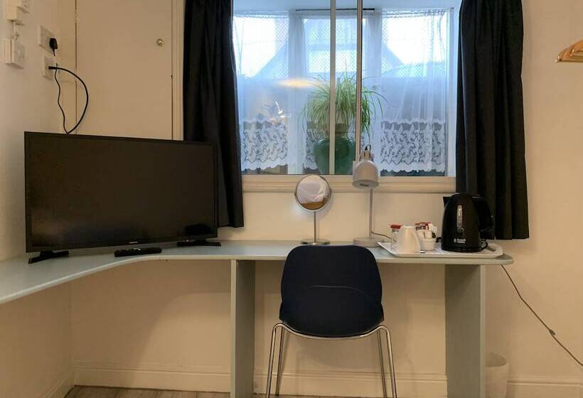 Пансион The Red House