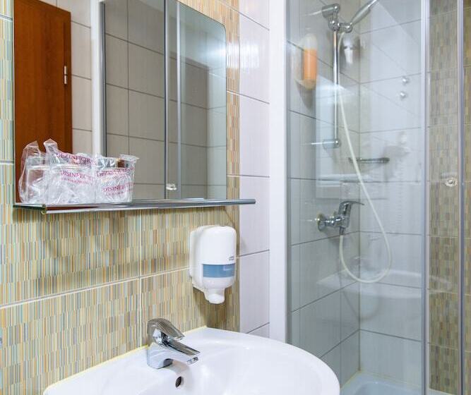 פנסיון Villa Jidro