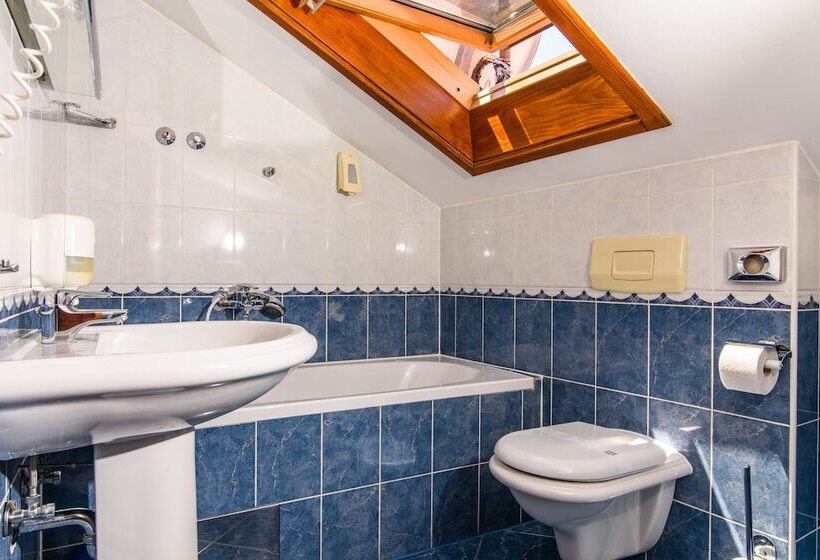 פנסיון Villa Jidro