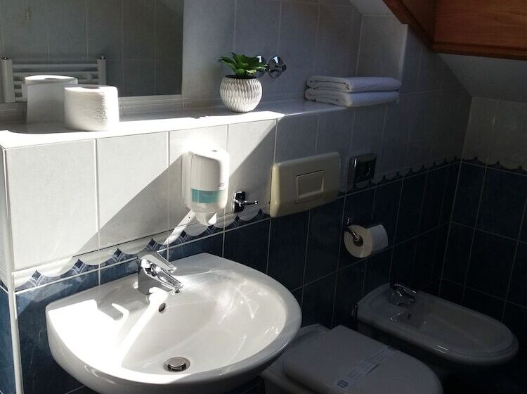 פנסיון Villa Jidro