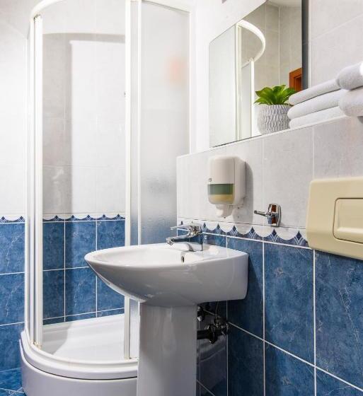 פנסיון Villa Jidro