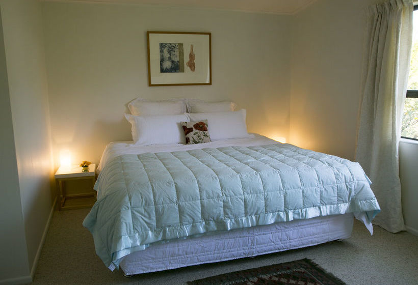 Plum Tree House And Quince Cottage